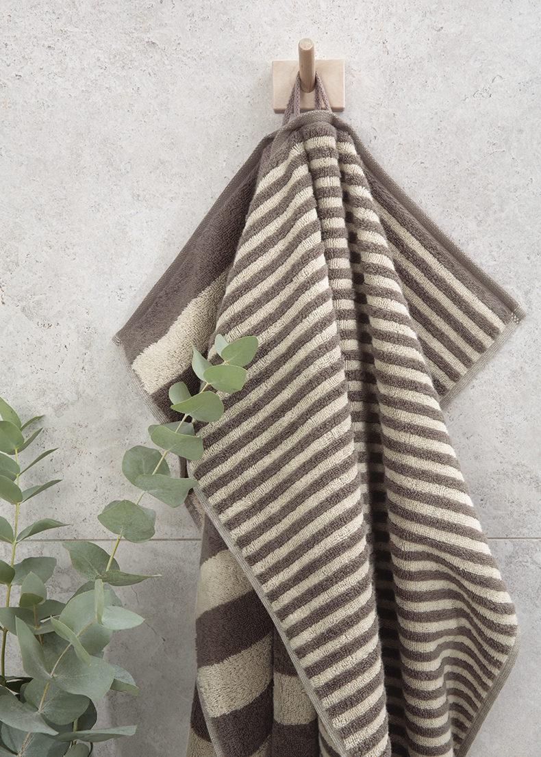 Hochwertige Handtücher in Naturtönen – weich, saugstark, edel.